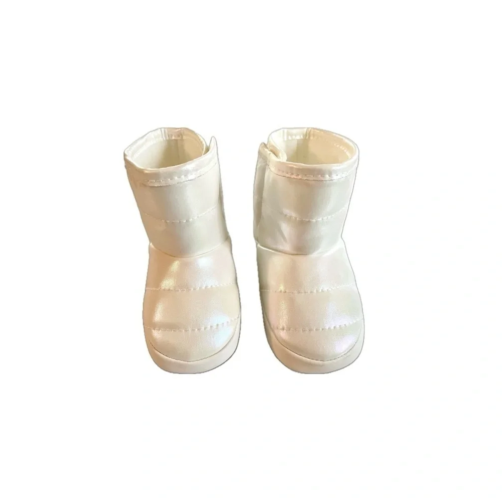 Old Navy Iridescent White Baby Puffer Boots 3-6 Months